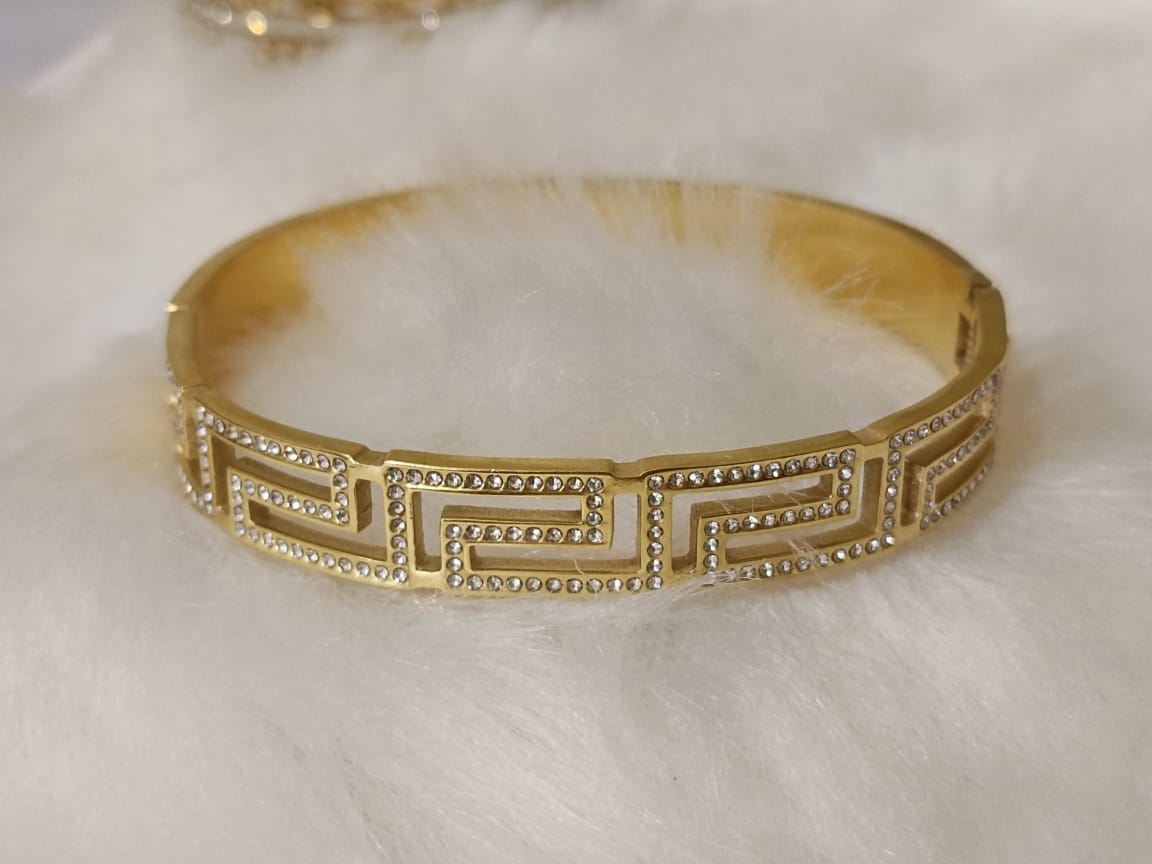 Trinoraa Bracelets