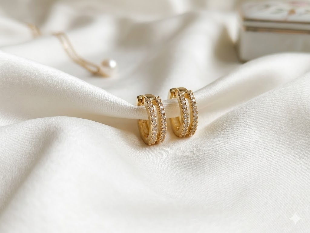 Trinoraa Earrings